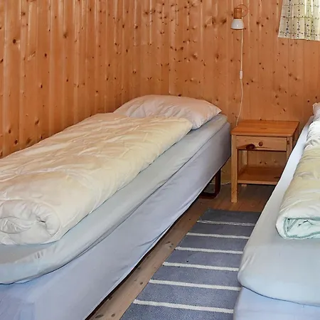 Three-bedroom In Utvik 1 Feriehus